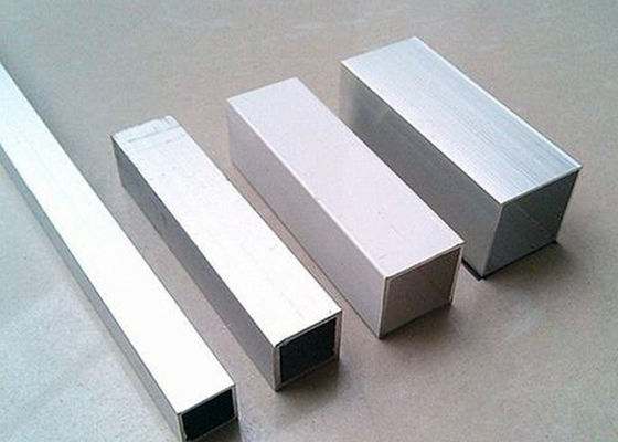 Profili di alluminio standard d'argento dell'estrusione di rivestimento 0.7mm del mulino